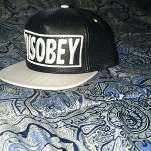 Snap back hat worn once